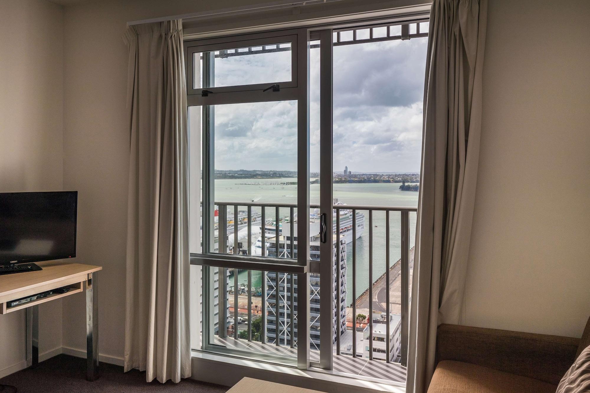 Auckland Harbour Suites Eksteriør billede